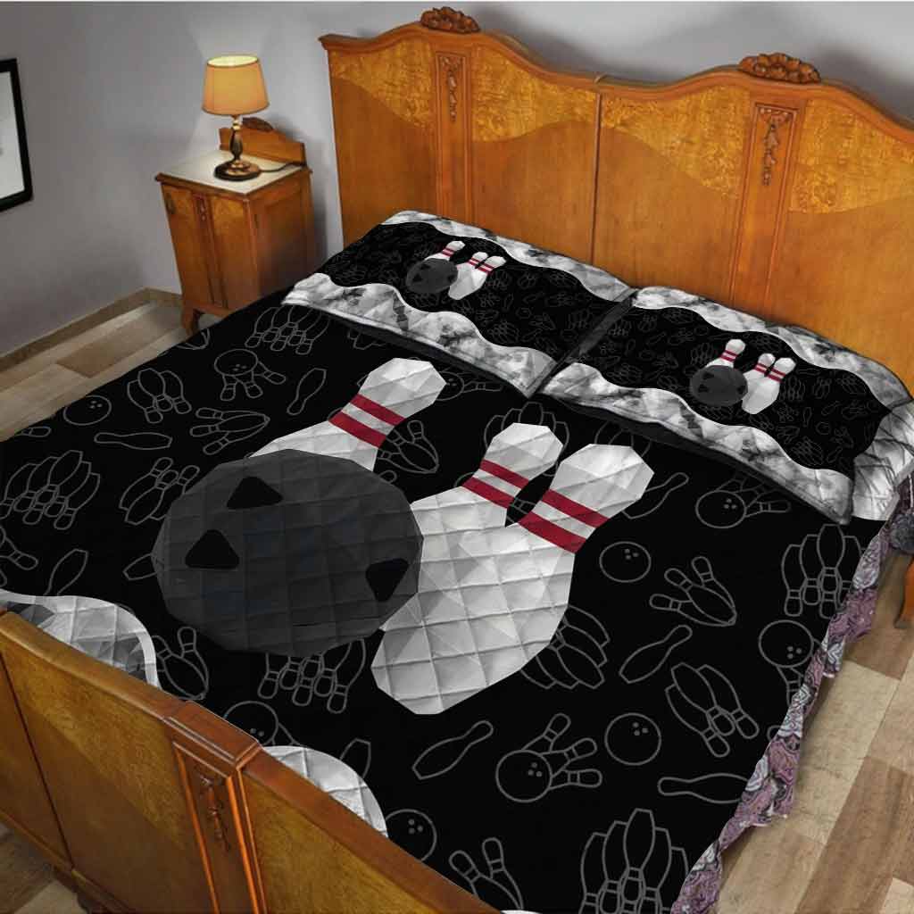 Love Bowling Quilt Bed Set