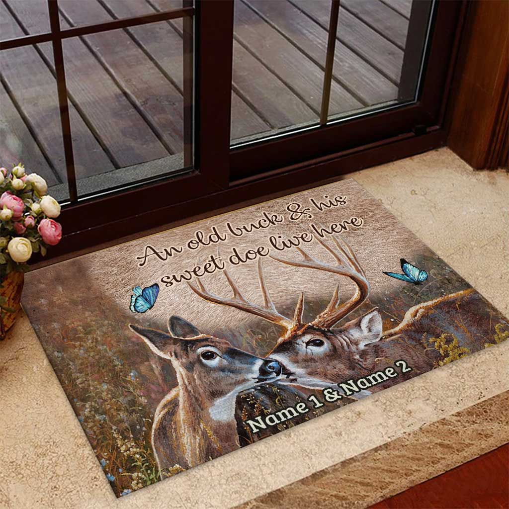 An Old Buck And His Sweet Doe - Personalized Hunting Doormat