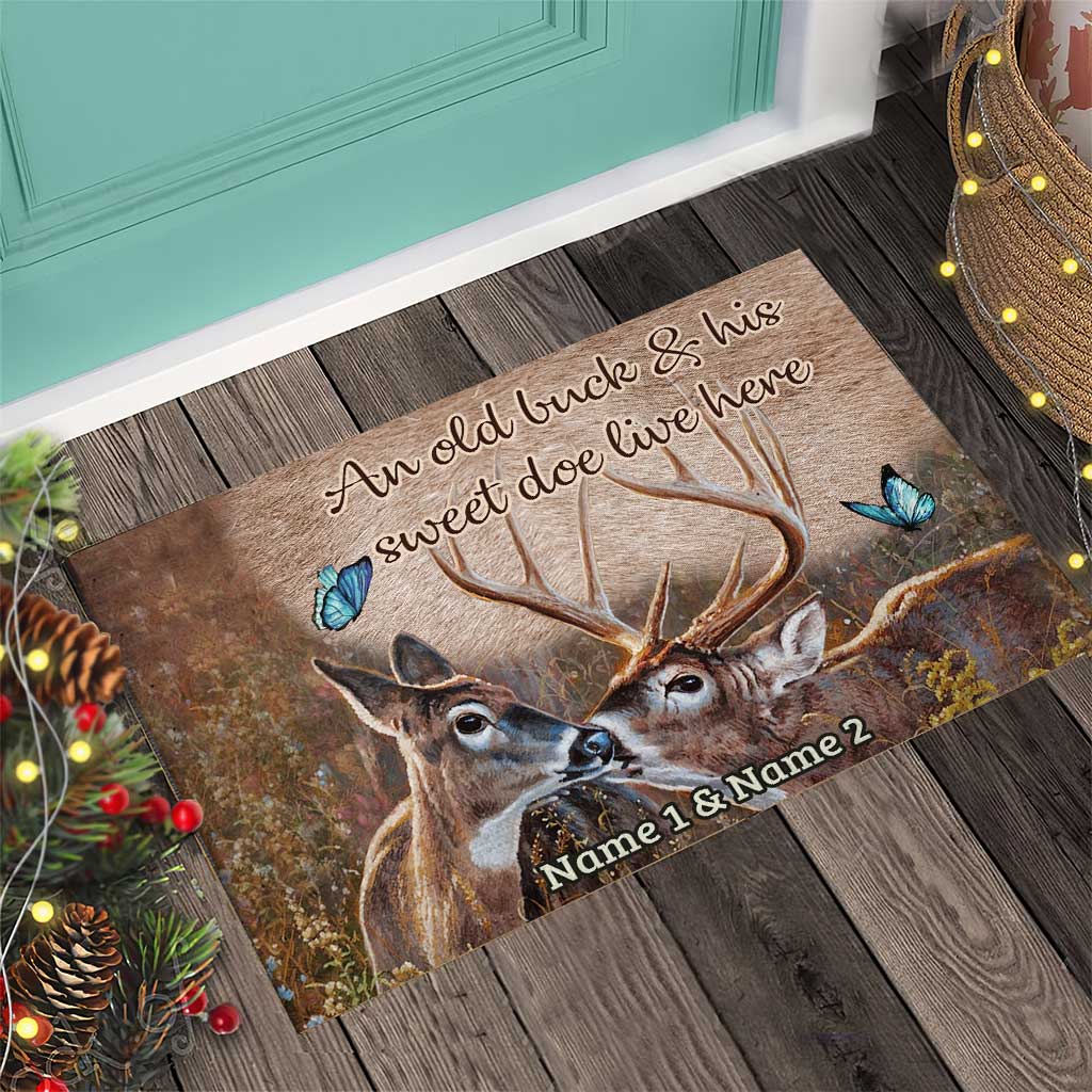 An Old Buck And His Sweet Doe - Personalized Hunting Doormat