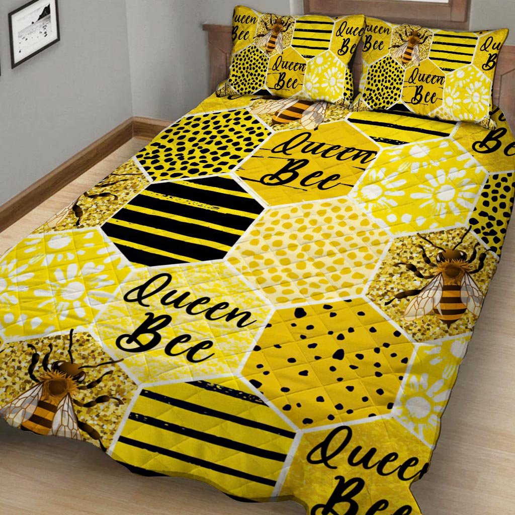 Queen Bee Quilt Bed Set