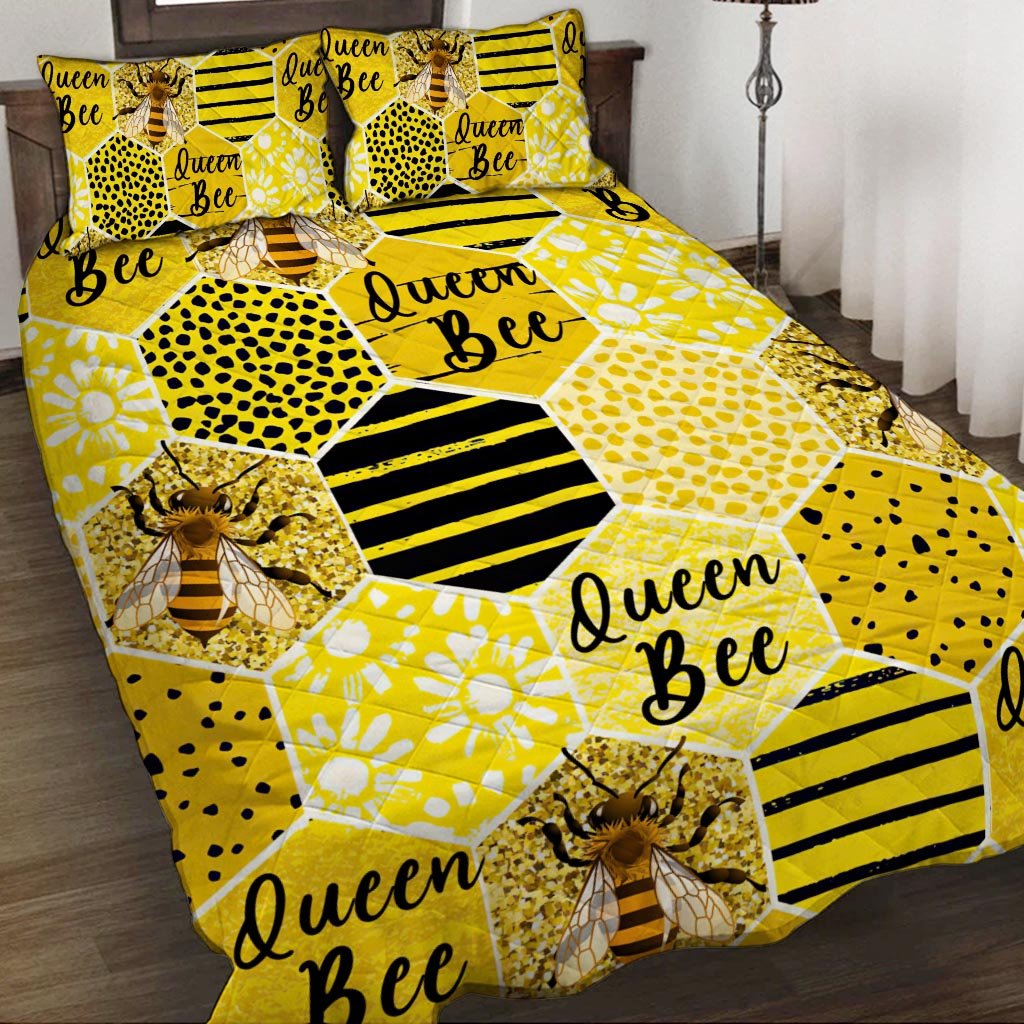 Queen Bee Quilt Bed Set